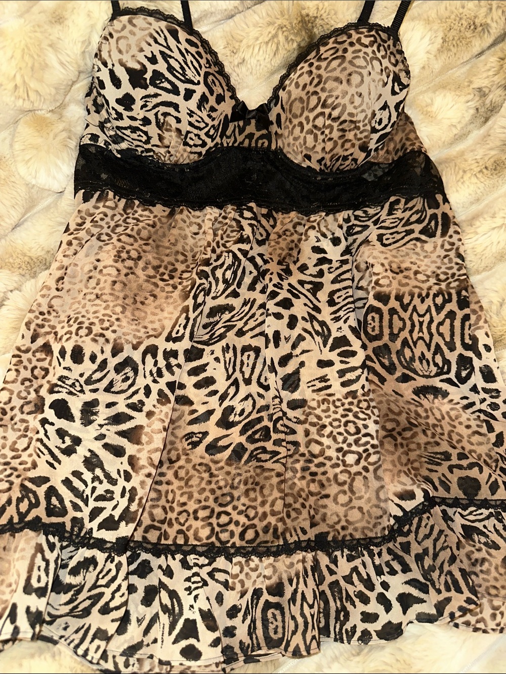 Leopard-Print Lace-Trim Chemise in Beige and Black